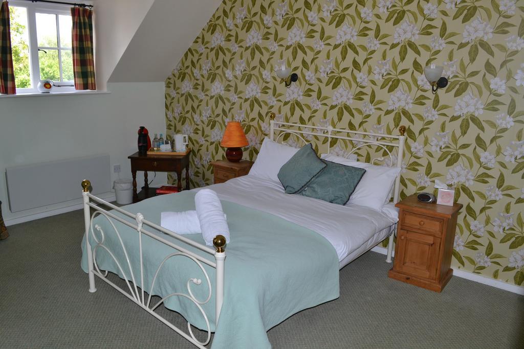 The Mill Arms Hotel Romsey Room photo