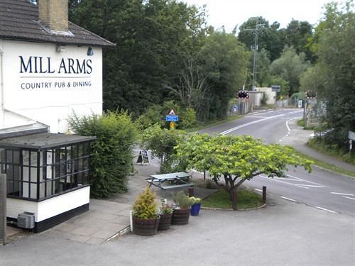 The Mill Arms Hotel Romsey Exterior photo